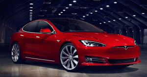 Автомобили Tesla не